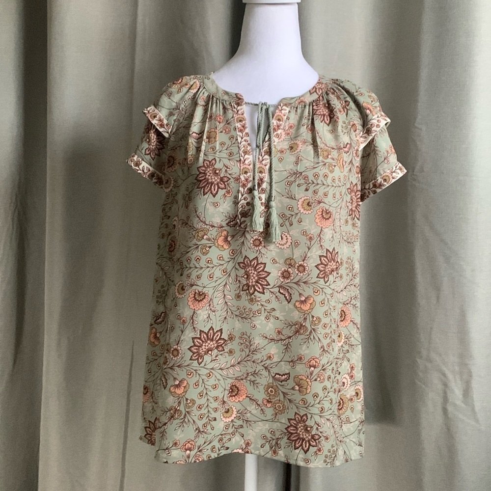NWT - DR2 Shortsleeved Floral Top Size Small